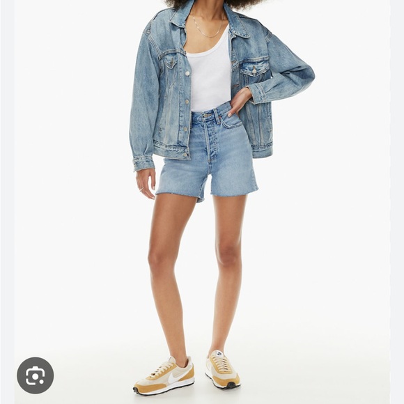 Aritzia Denim Forum The Yoko Mid-Thigh Denim Short Size 24 - Picture 1 of 7